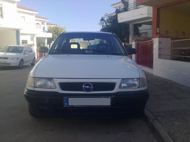 vendo opel astra en muy buen estado por 1.200 €