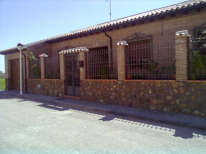 Venta de casa de planta baja o chaled en consuegra