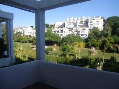 Apartamento con 3 dormitorios se vende en Benahavis, Costa del Sol