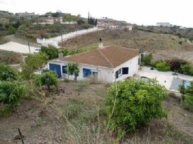 Chalet con 3 dormitorios se vende en Velez-Malaga, Axarquia