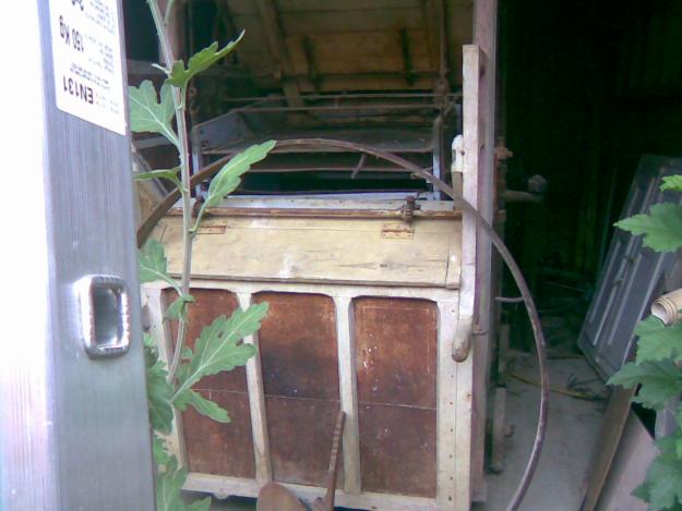 Se vende maquina agricola antigua funciona manual separa el grano de la paja