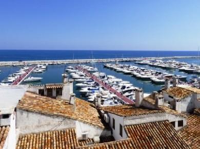 Apartamento con 2 dormitorios se vende en Marbella, Costa del Sol