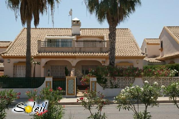 Casa adosada en Zenia, La