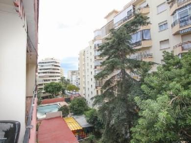 Apartamento con 2 dormitorios se vende en Marbella, Costa del Sol