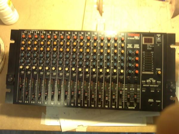 Mesa Tascam MM-1