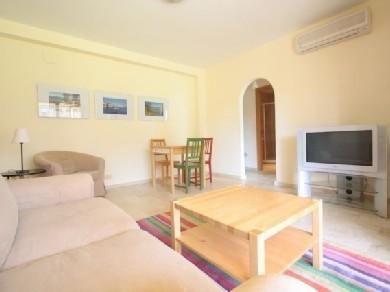 Apartamento con 2 dormitorios se vende en Marbella, Costa del Sol