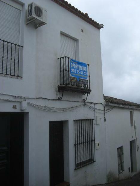 Chalet en Fuentes de León