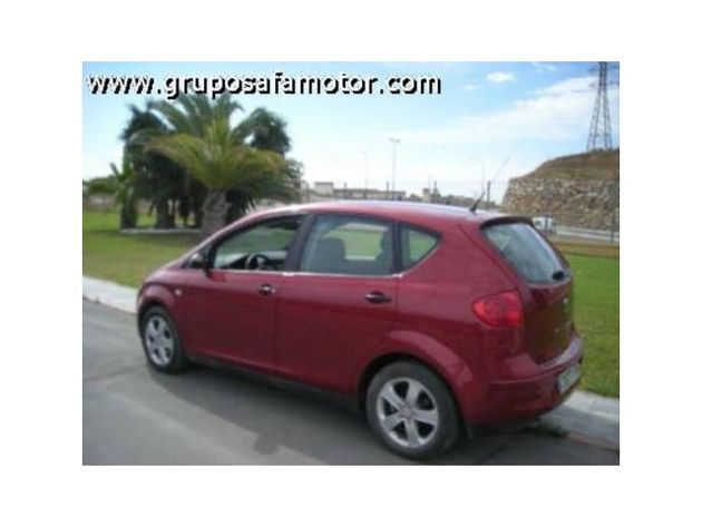 KIA CARNIVAL EX-2 EMOTIVE