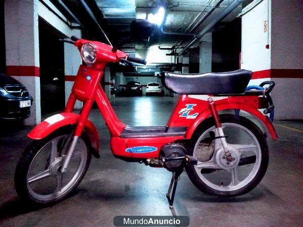 VENDO VESPINO PIAGGIO ROJO EN MUY BUEN ESTADO.