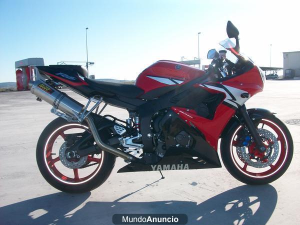 vendo yamaha yzf r-6.  3000€