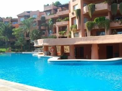 Apartamento con 2 dormitorios se vende en Marbella, Costa del Sol