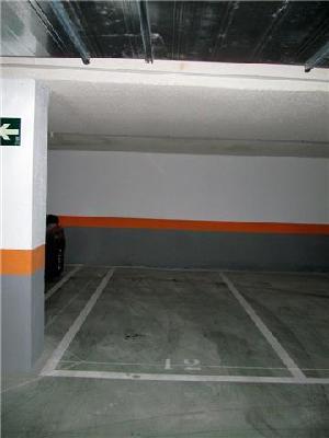 Alquilo plaza de garaje en Pau 4.