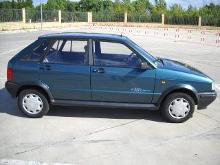 Seat Ibiza friend 12i 5p 71 CV en CACERES