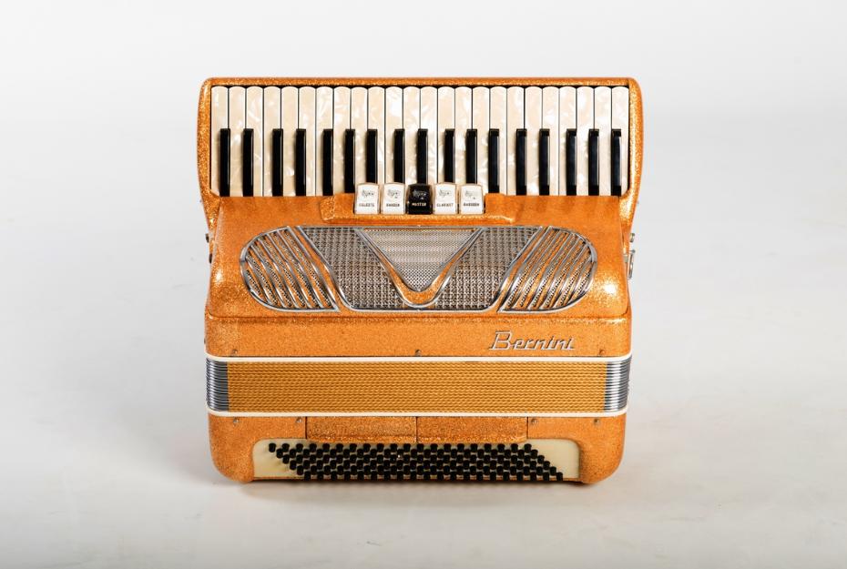 Bonito Acordeon Bernini 7 Registros 120 Bajos