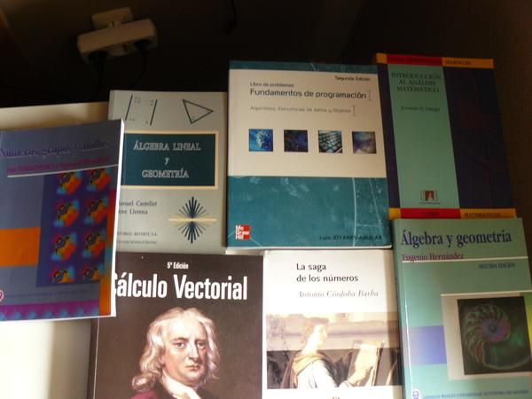 Vendo 7 libros de matemáticas por 20 euros cada uno