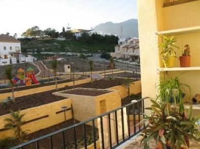 Apartamento con 2 dormitorios se vende en Estepona, Costa del Sol