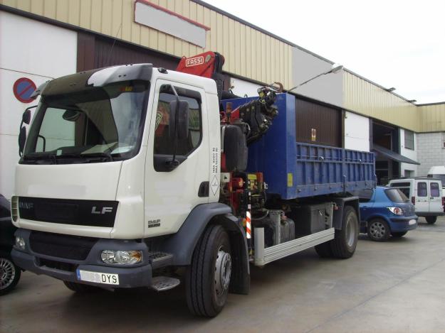 CAMION DAF-GRUA PORTACONTENEDORES EN PERFECTO ESTADO