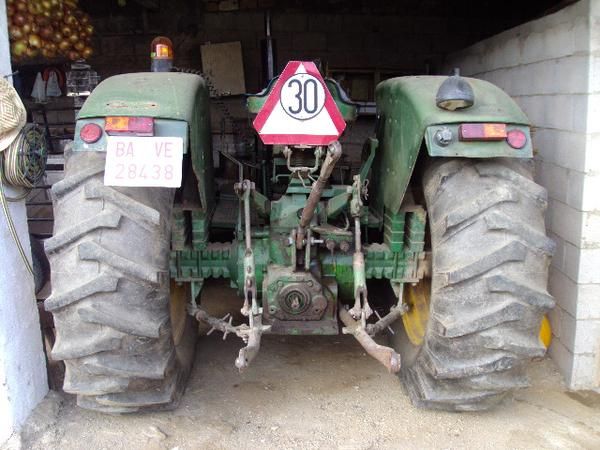 john deere 2130 con aperos