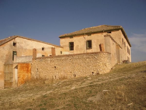 VENDO CORTIJO EN GUADAHORTUNA (GRANADA)