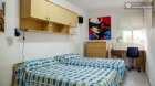 Rooms available - Colourful 4-bedroom apartment in residential La Saïdia - mejor precio | unprecio.es
