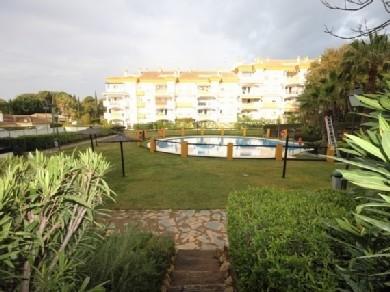 Apartamento con 2 dormitorios se vende en Marbella, Costa del Sol