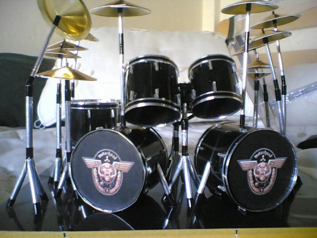 baterias en miniatura maquetas de tus grupos