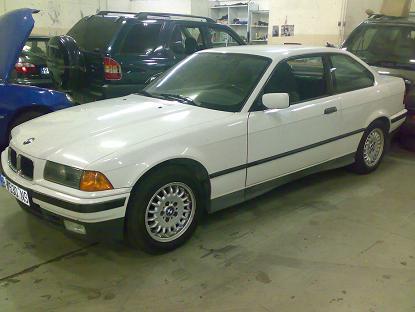 bmw 318 is 150 cv coupe impecable perfecto estado €1650...  un solo dueño itv recien pasad