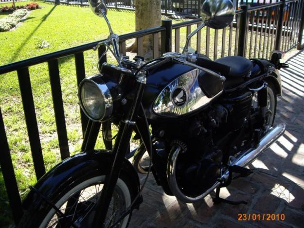 HONDA CB450 K0 Black Bomber, Año 1966