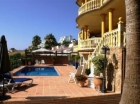 Chalet con 4 dormitorios se vende en Fuengirola, Costa del Sol - mejor precio | unprecio.es