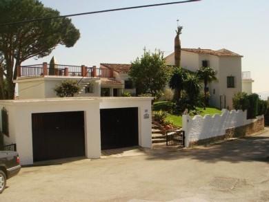 Chalet con 5 dormitorios se vende en Fuengirola, Costa del Sol