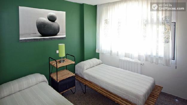 Great 2-Bedroom house with patio in northeastern Madrid