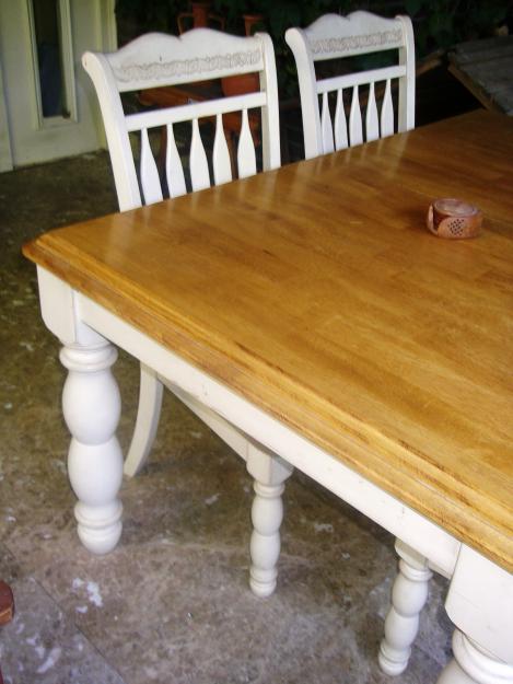 mesa maciza de cedro y 4 sillas