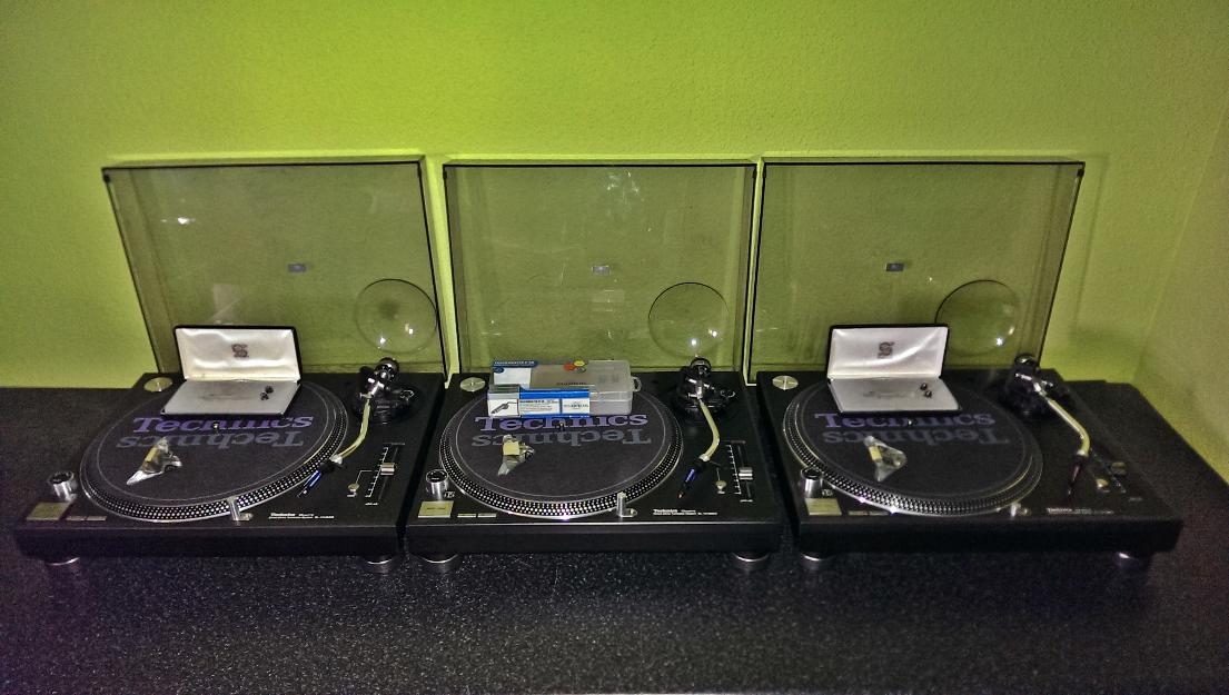 3 Technics 1210 MK5 + 3 Capsulas Stanton