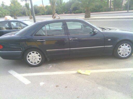 se vende mercedes e 320