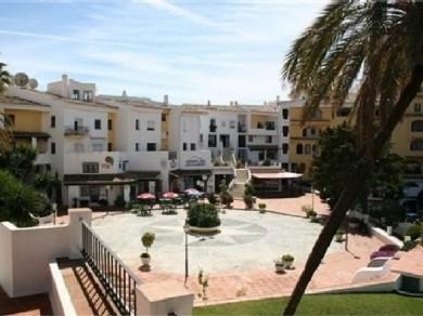 Apartamento con 3 dormitorios se vende en Marbella, Costa del Sol