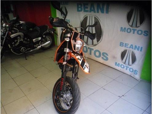 KTM 690 SUPERMOTO