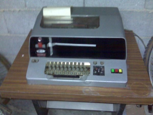 Se vende antigua maquina de TELEX (telegramas expres) marca SAGEM