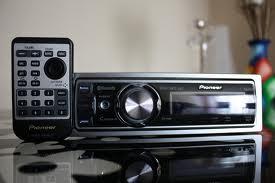 PIONEER DEH-P85BT  CON POCO USO