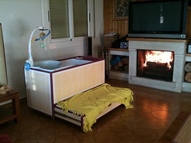 Vendo, Cuna -  Cajonera con ruedas de     Madera.