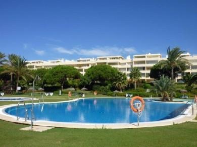 Apartamento con 2 dormitorios se vende en Marbella, Costa del Sol
