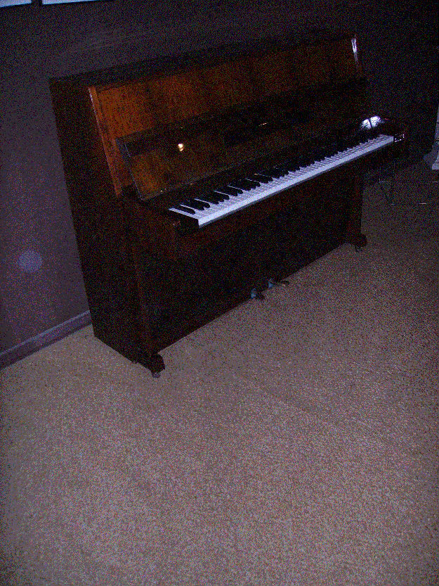 Piano vertical