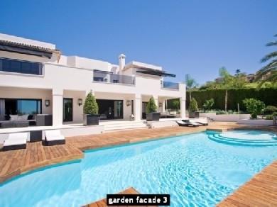Chalet con 6 dormitorios se vende en Marbella, Costa del Sol