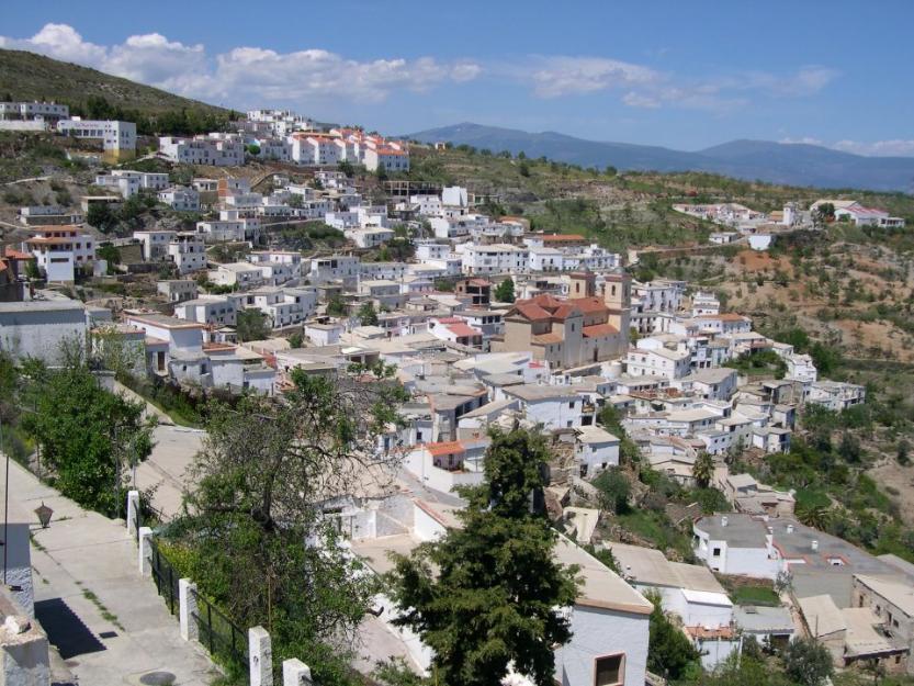 casa tipica en la alpujarra, frente a Sierra Nevada