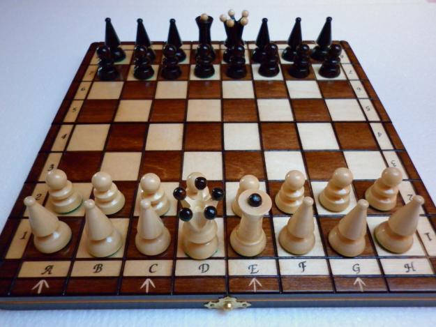 MAZO en lugar de ajedrez - un nuevo juego de mesa más simple que el ajedrez