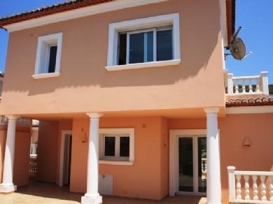 Chalet con 3 dormitorios se vende en Cumbre Del Sol, Costa Blanca