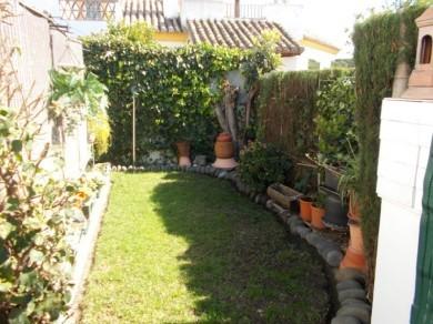 Apartamento con 2 dormitorios se vende en Estepona, Costa del Sol