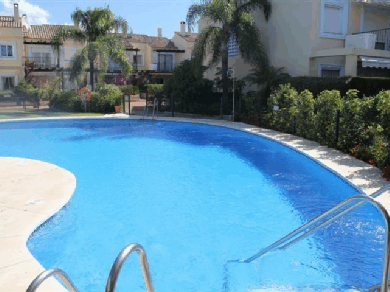 Adosado con 3 dormitorios se vende en Marbella, Costa del Sol