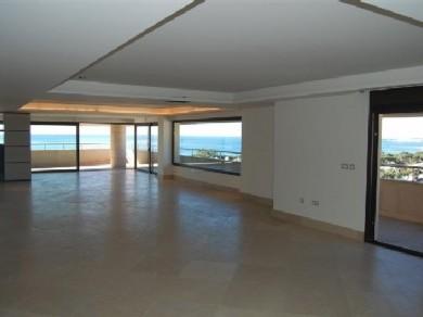 Apartamento con 4 dormitorios se vende en Marbella, Costa del Sol