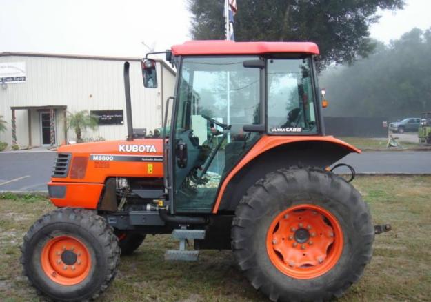 2005 Kubota M68004100 tractor