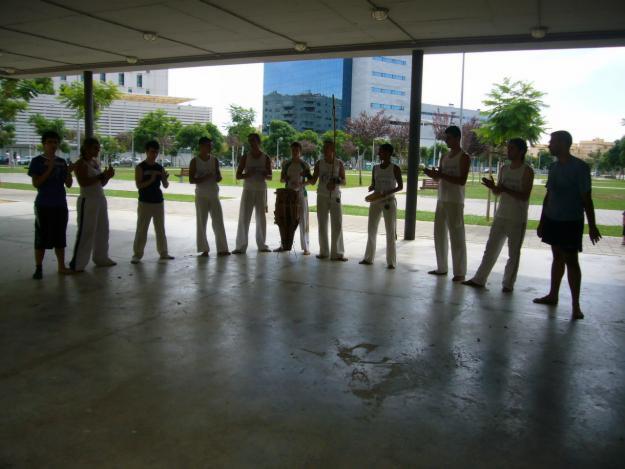 buscamos patrocinador para grupo de capoeira contemporanea en Sevilla